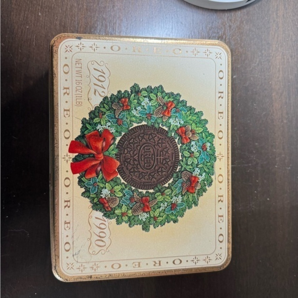 Vintage 1990 Nabisco Oreo Cookie Christmas Limited Edition Metal Tin‎